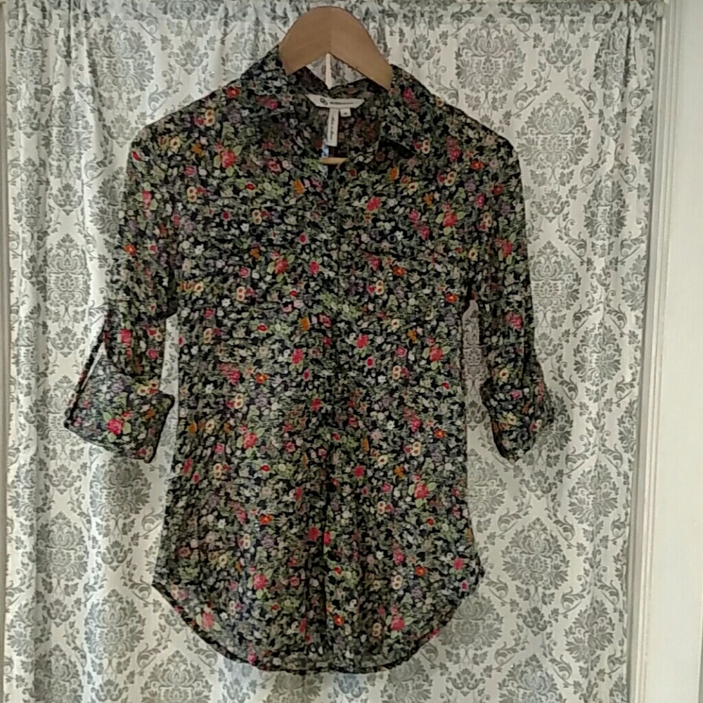 3/$20🌈BCBGeneration button down casual top